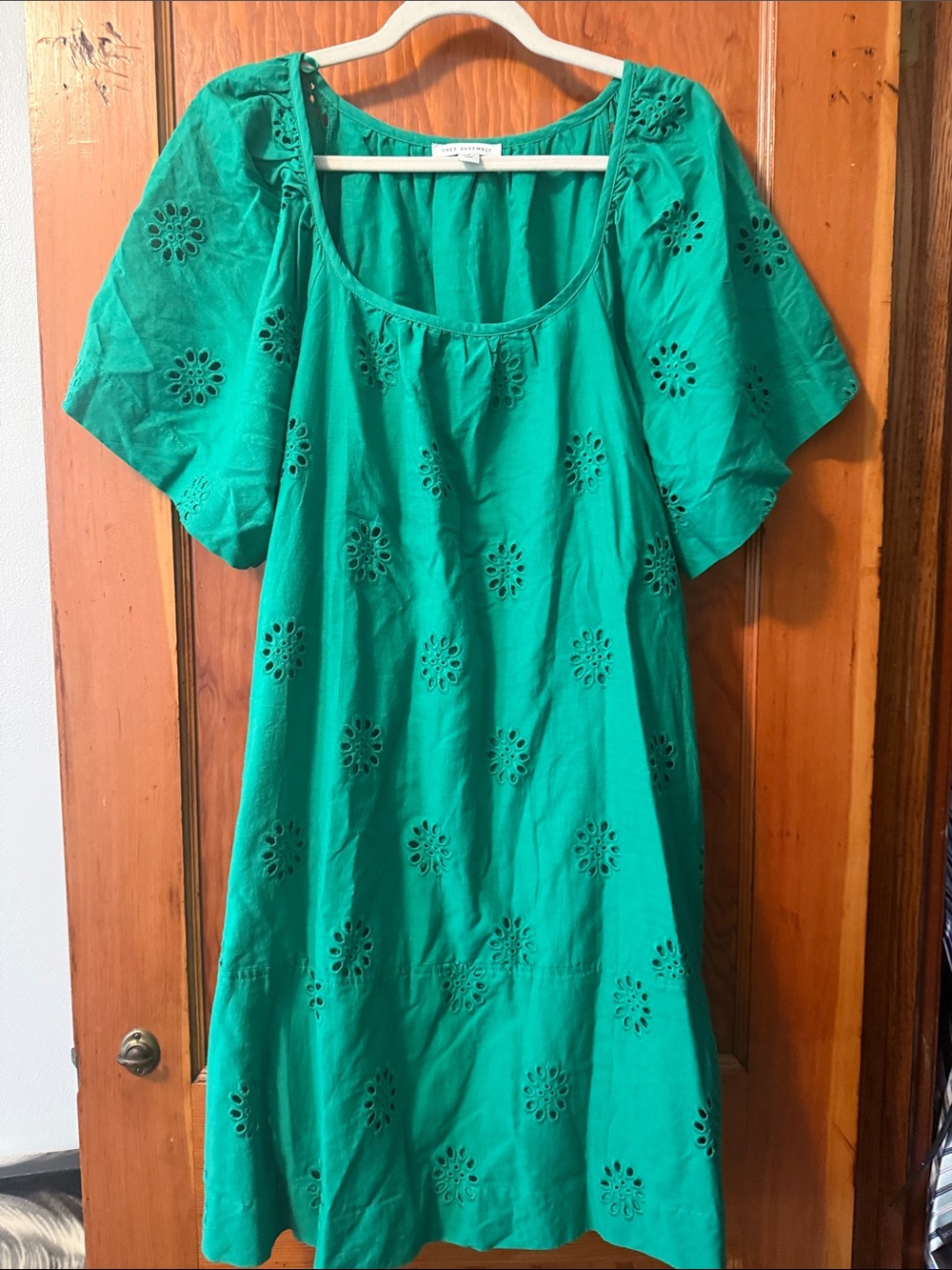 Women's Green Eyelet Scoop-Neck Tunic Dress